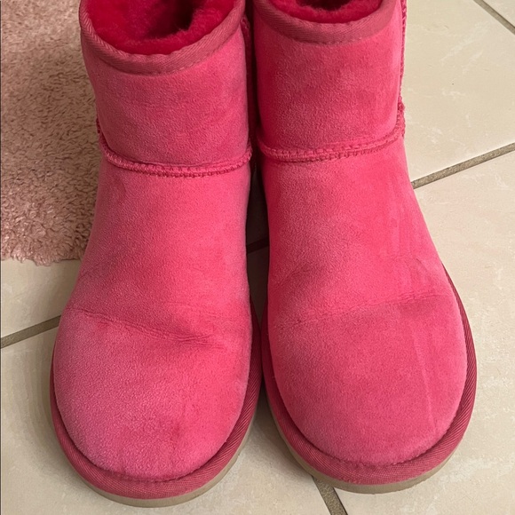 UGG pink shoes size 8 - Picture 7 of 10